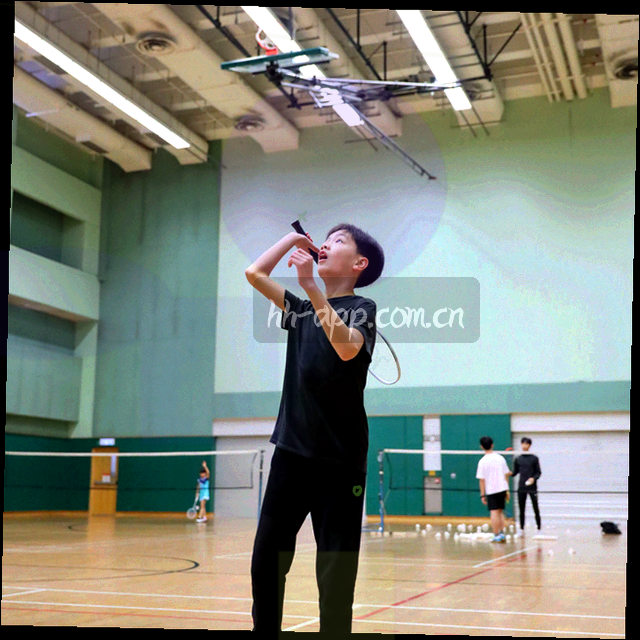 比赛计时器特写风格的抽象图形，数字表盘与刻度清晰可辨